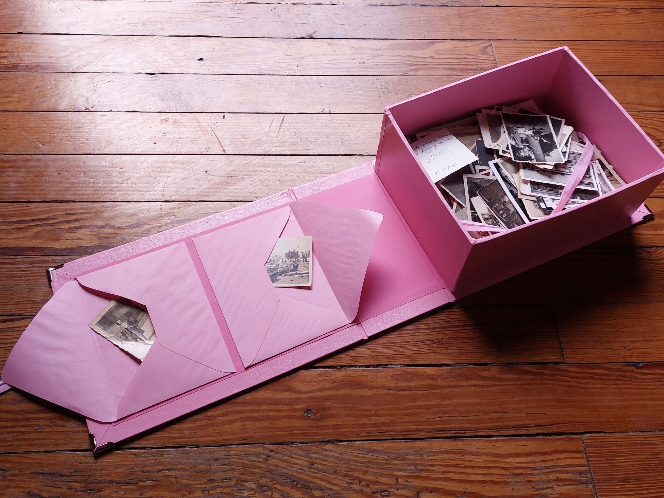 Caja para guardar fotos impresas - Imagen 3